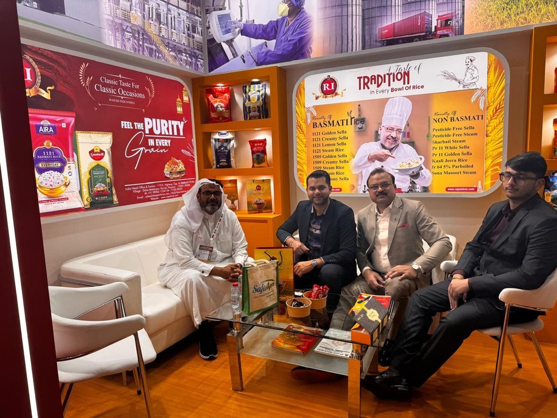 In discussion at the stand